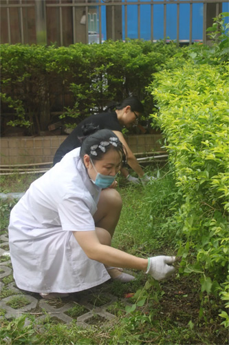 严抓环境卫生|医院志愿者开展清洁卫生大扫除活动